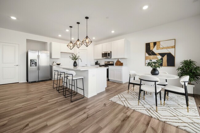 Building Photo - 678 Cassia Ct