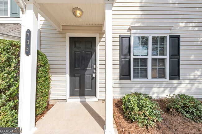 Foto del edificio - 735 Crestwell Cir