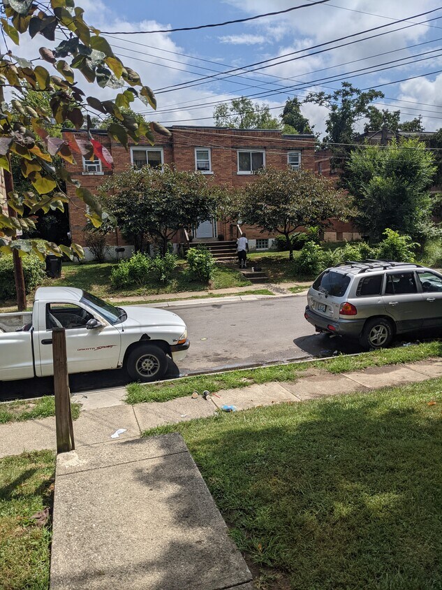 Foto del edificio - 4412 Reading Ln