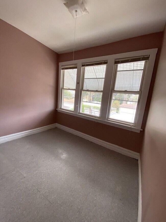 Foto del edificio - 2 bedroom in Chicago IL 60647