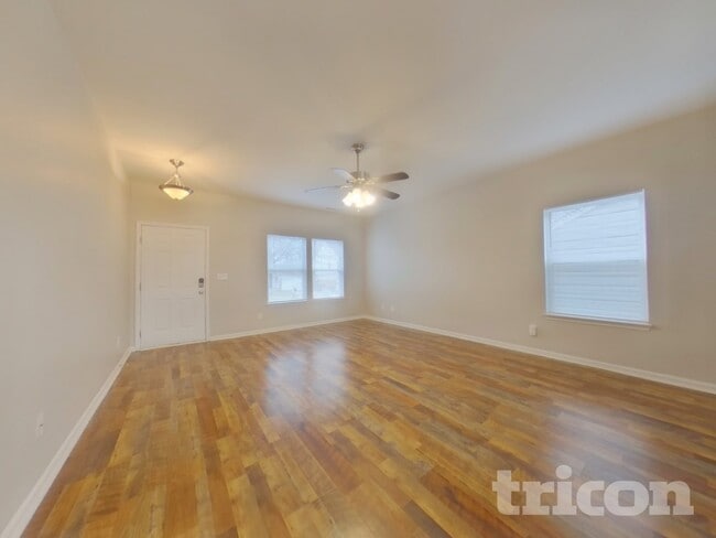 Building Photo - 1135 Blue Topaz Dr