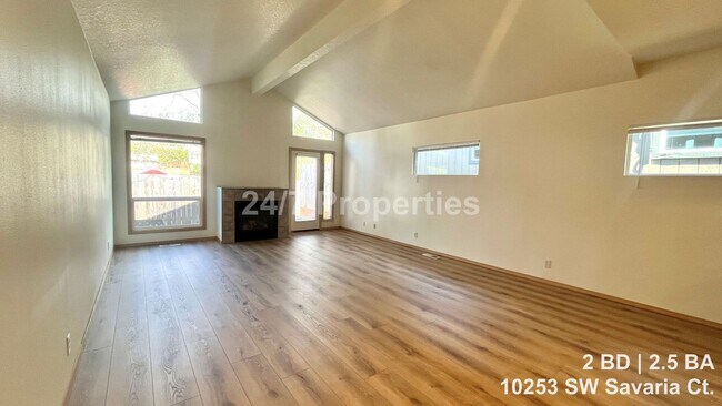 Foto del edificio - Spacious 2 BD | 2.5 BA Townhome w/ Vaulted Ceilings - Beaverton