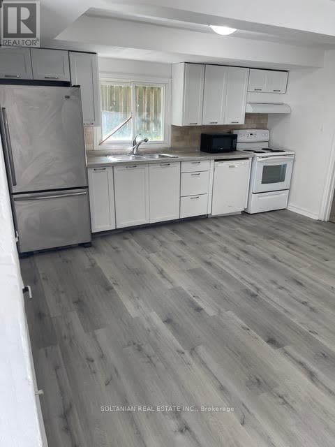 Building Photo - 257 Parkwood Ave