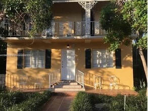 Building Photo - 23 Majorca Ave