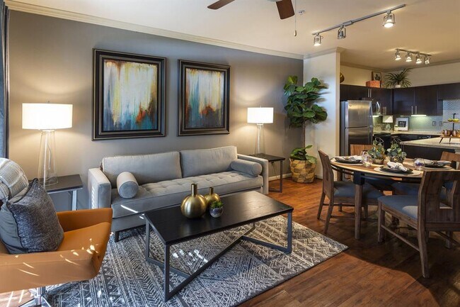 Foto del edificio - 8877 Lakes at 610 Dr