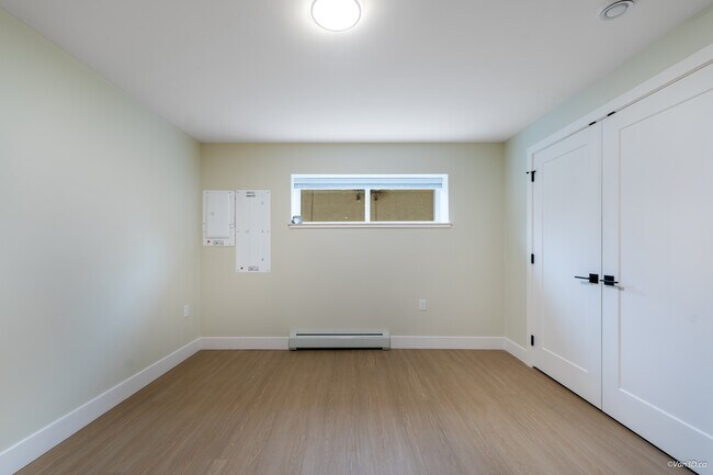 Photo du bâtiment - 2 Bed, 1 Bath Basement Suite for Rent in Delta!