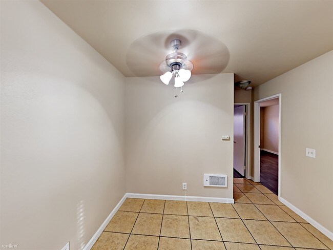 Foto del edificio - 2 br, 1 bath  - 4964 Auburn Dr Apt 1 1