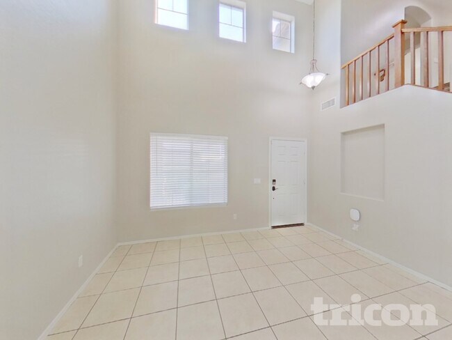 Building Photo - 21116 Alma Dr