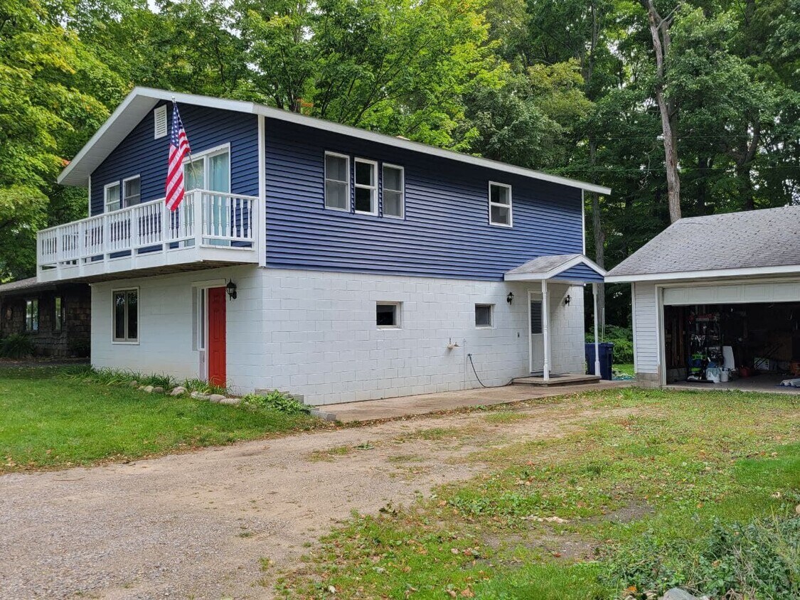 Primary Photo - 491 Brakel Point Dr