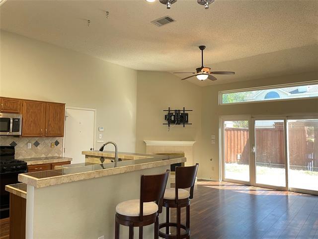 Foto del edificio - 9705 Carmel Valley Dr