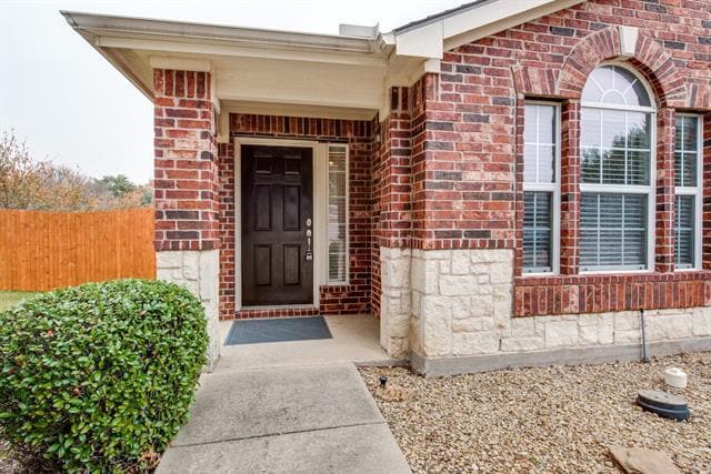 Building Photo - 6940 Willow Crest Dr