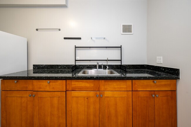 Photo - 481 Monterey Blvd Apartments