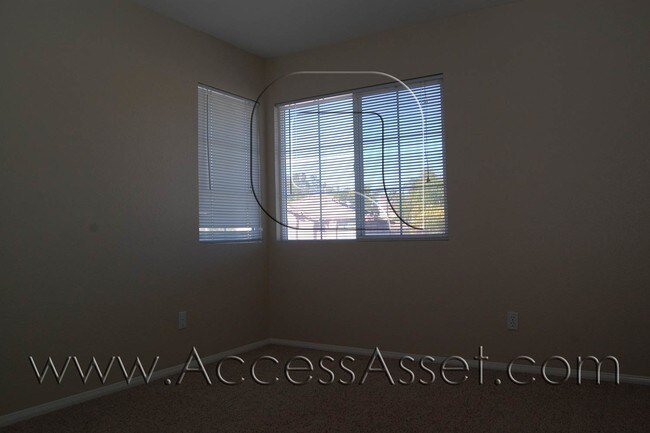 Foto del edificio - 42015 Dahlia Way