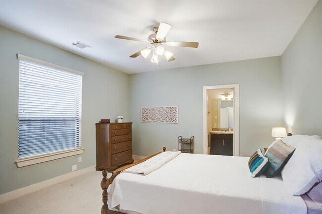 Foto del edificio - 1415 Bonnie Brae St
