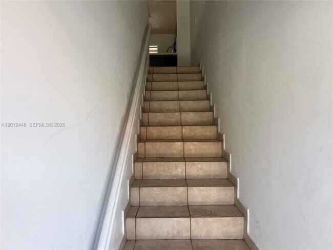 Building Photo - 2425 W 76th St