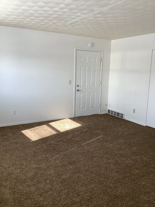 Living room - 636 W 63rd St