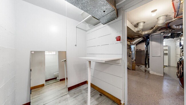 Foto del edificio - Lovely 3 bed/2 bath home w/2 car garage