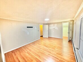 Building Photo - 20 Park Rd