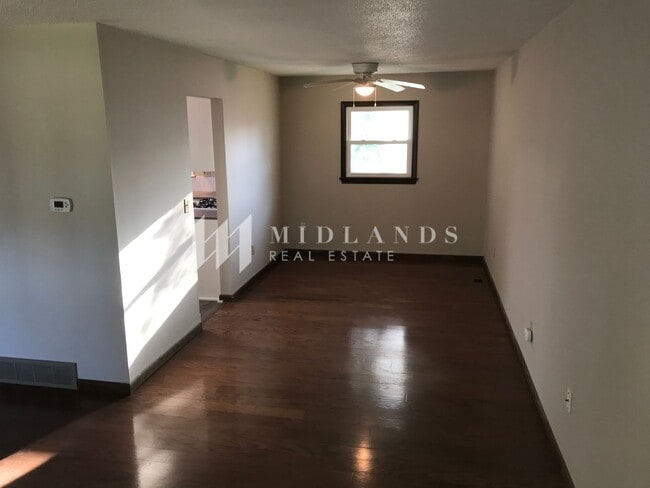 Building Photo - Aksarben Duplex