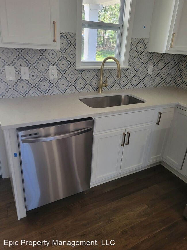 Foto del edificio - 4 br, 2.5 bath House - 1120 Belvedere Dr.