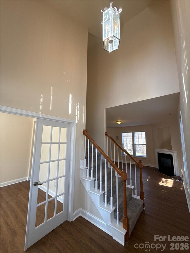 Building Photo - 10082 Paisley Dr