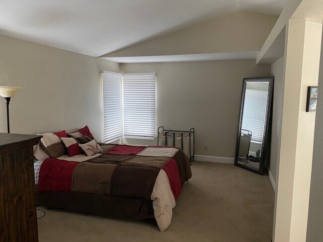 Foto del edificio - 2719 Whitworth Dr