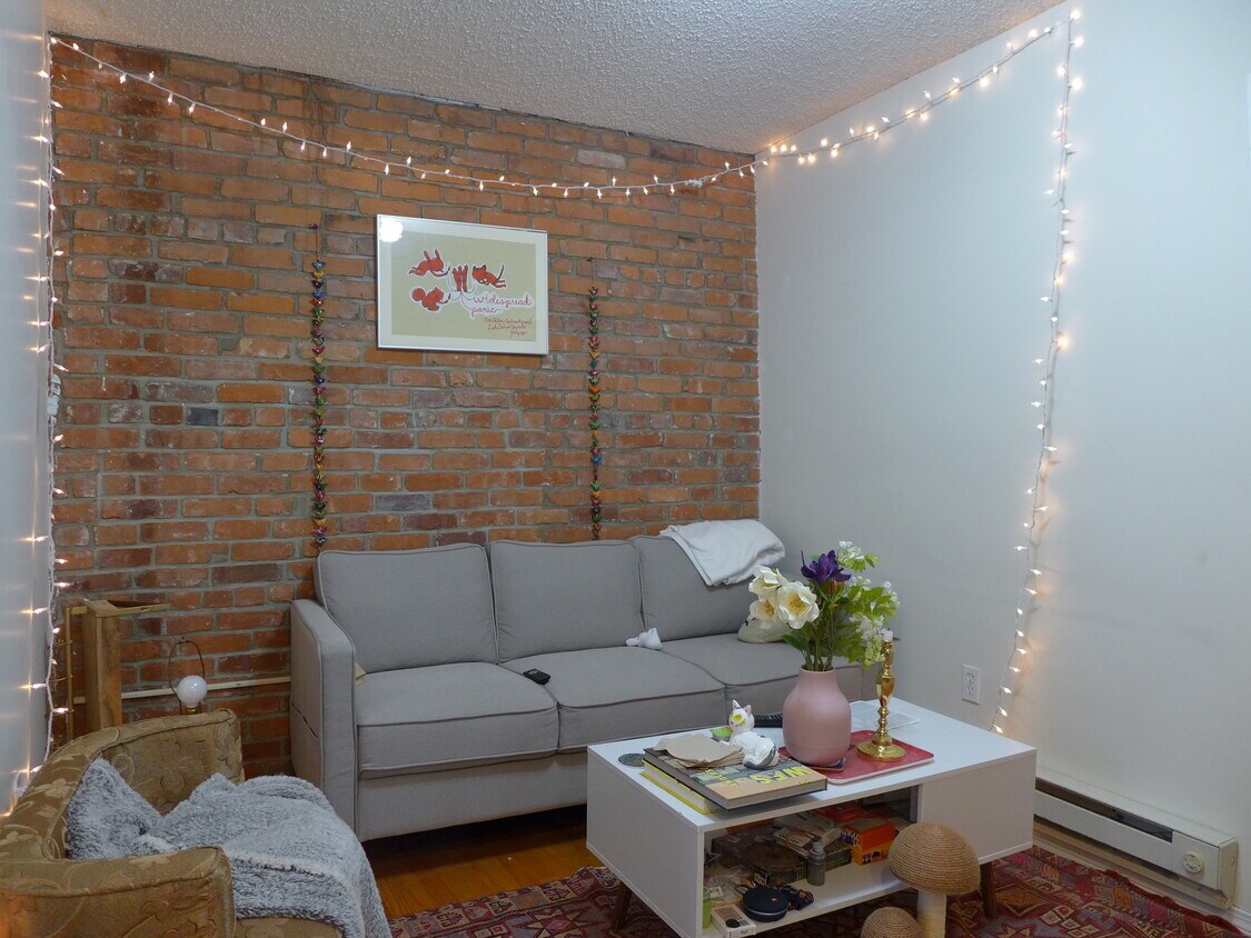 142 Hemenway St Unit 4, Boston, MA 02115 142 Hemenway St Boston, MA