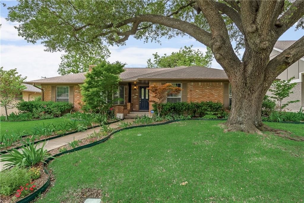 7033 Chantilly Ln, Dallas, TX 75214 House for Rent in Dallas, TX