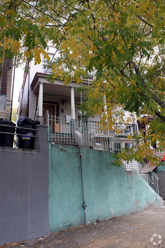 Foto principal - 1734 Adams St
