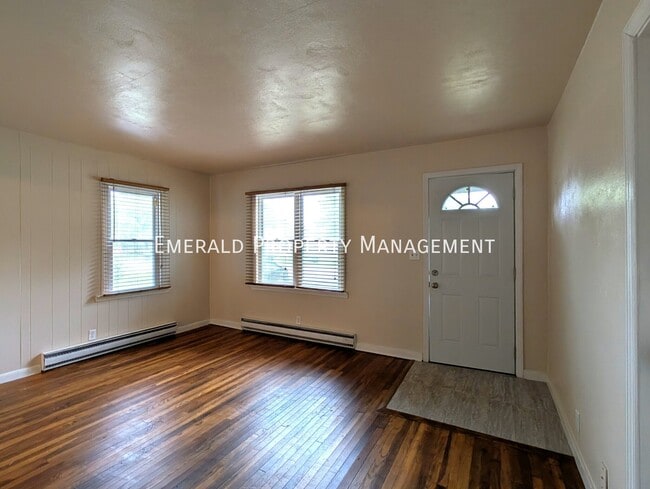 Building Photo - 2720 Prial Ave