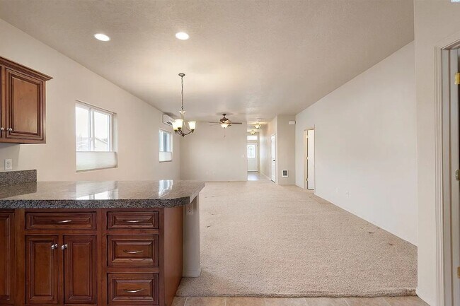 Foto del edificio - Charming 2 Bedroom, 2 Bath Duplex in an Excellent Location!