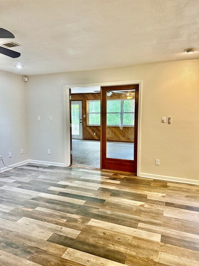 Building Photo - 489 River Plantation Rd