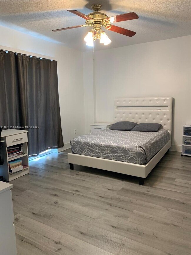 Foto del edificio - 900 SW 84th Ave