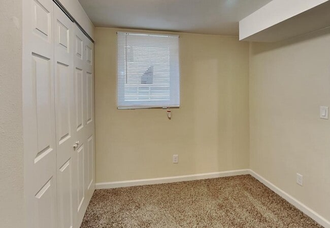 Building Photo - 12386 W Roma Ave