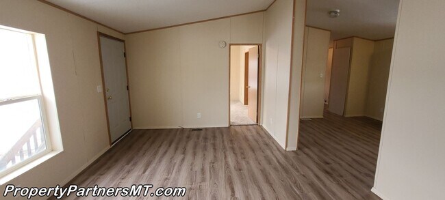 Building Photo - *** Remodeled *** 3 Bed 2 Bath Modular house