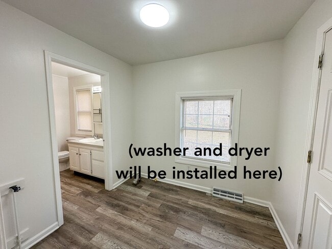 Building Photo - 520 Harlan Ave NE