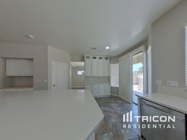 Building Photo - 9024 Picket Fence Avenue Las Vegas NV