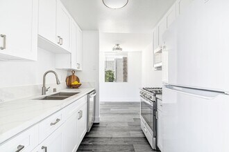 Building Photo - 1751 S Bentley Ave