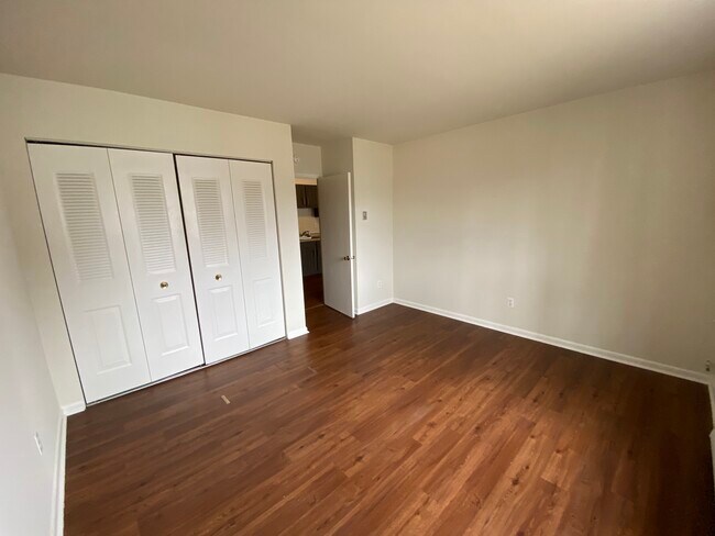 Dormitorio - 3823 Garrett Rd