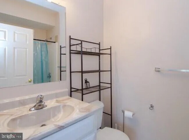Foto del edificio - 3004 N Independence Dr