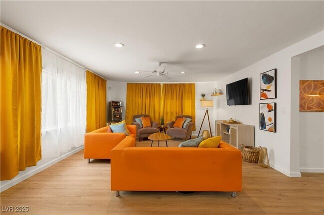 Foto del edificio - 1013 Francis Ave