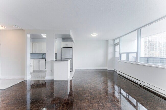 Photo du bâtiment - 155 Wellesley Street East