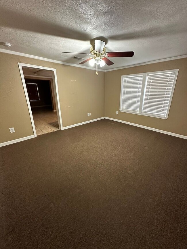 Foto del edificio - 2160 E Price St