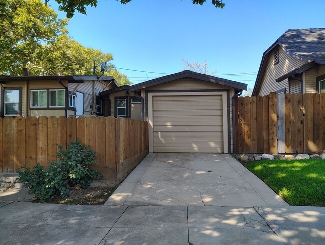 Building Photo - 701 Tuolumne Blvd