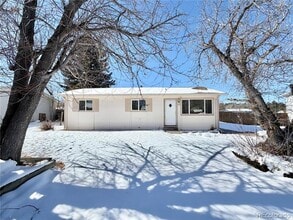 Building Photo - 811 S Chestnut St