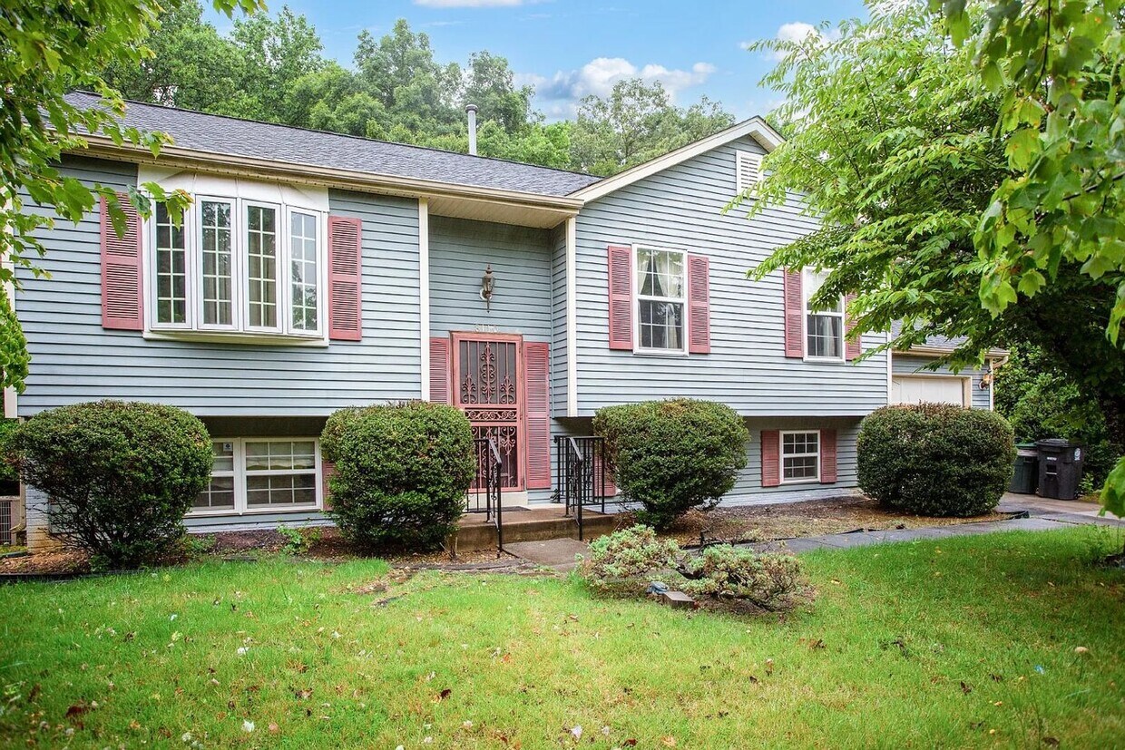 Beautiful 4 BR/3 BA Single-Family Home in ... - Beautiful 4 BR/3 BA Single-Family Home in ...