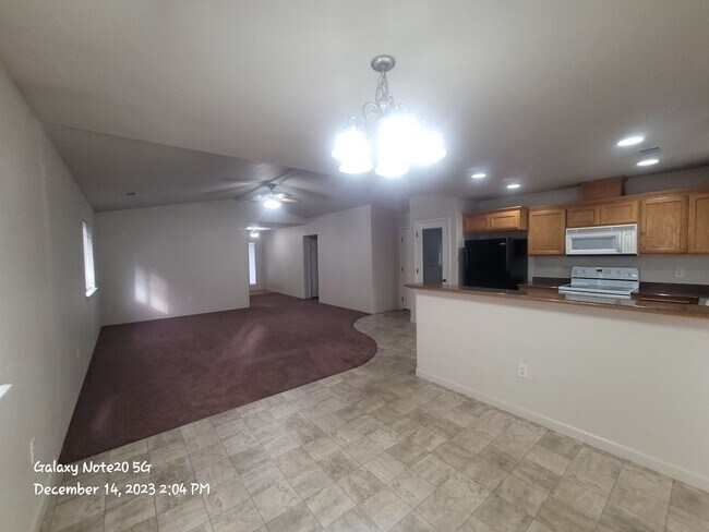 Foto del edificio - 2373 Kamerin Ln