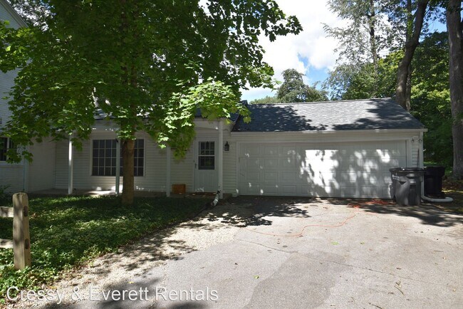 Building Photo - 3 br, 2.5 bath House - 19259 Summers Dr