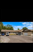 Building Photo - 841 Sylvia Ln