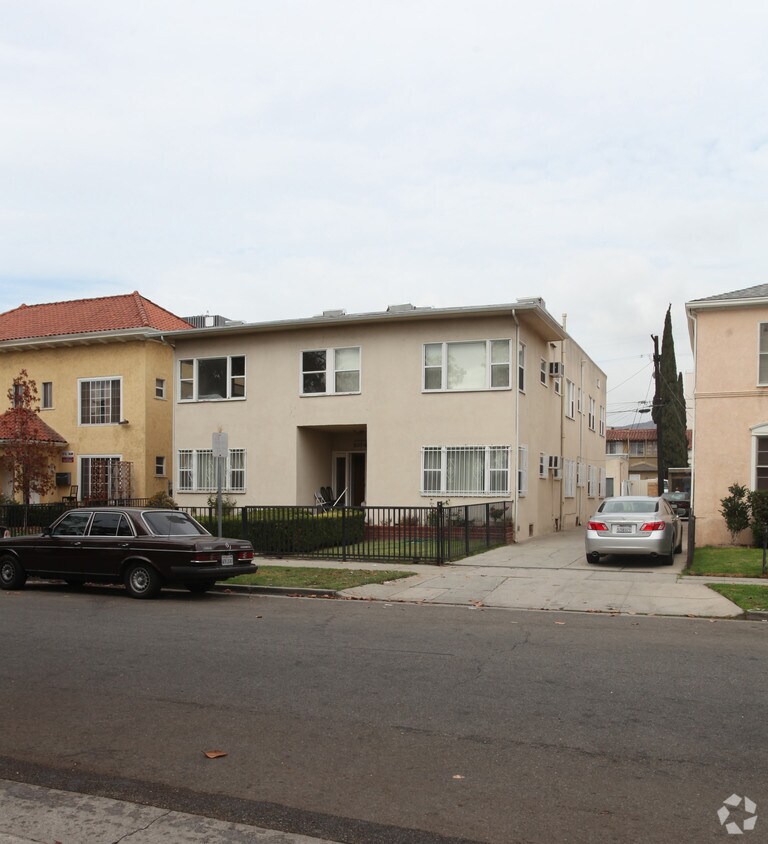 Building Photo - 6117-6119 Afton Pl